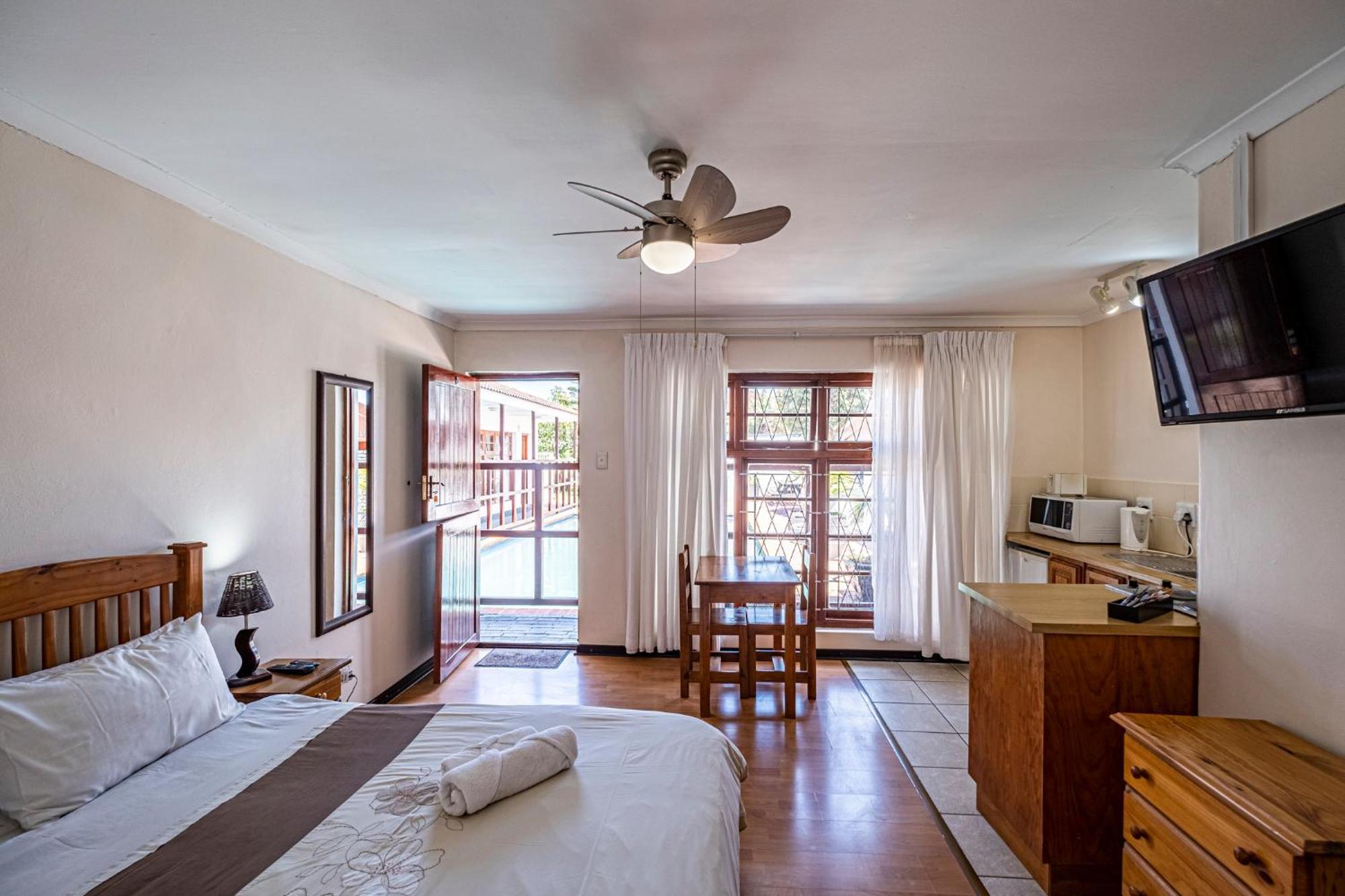 5 Third Avenue Guesthouse Port Elizabeth Exterior photo