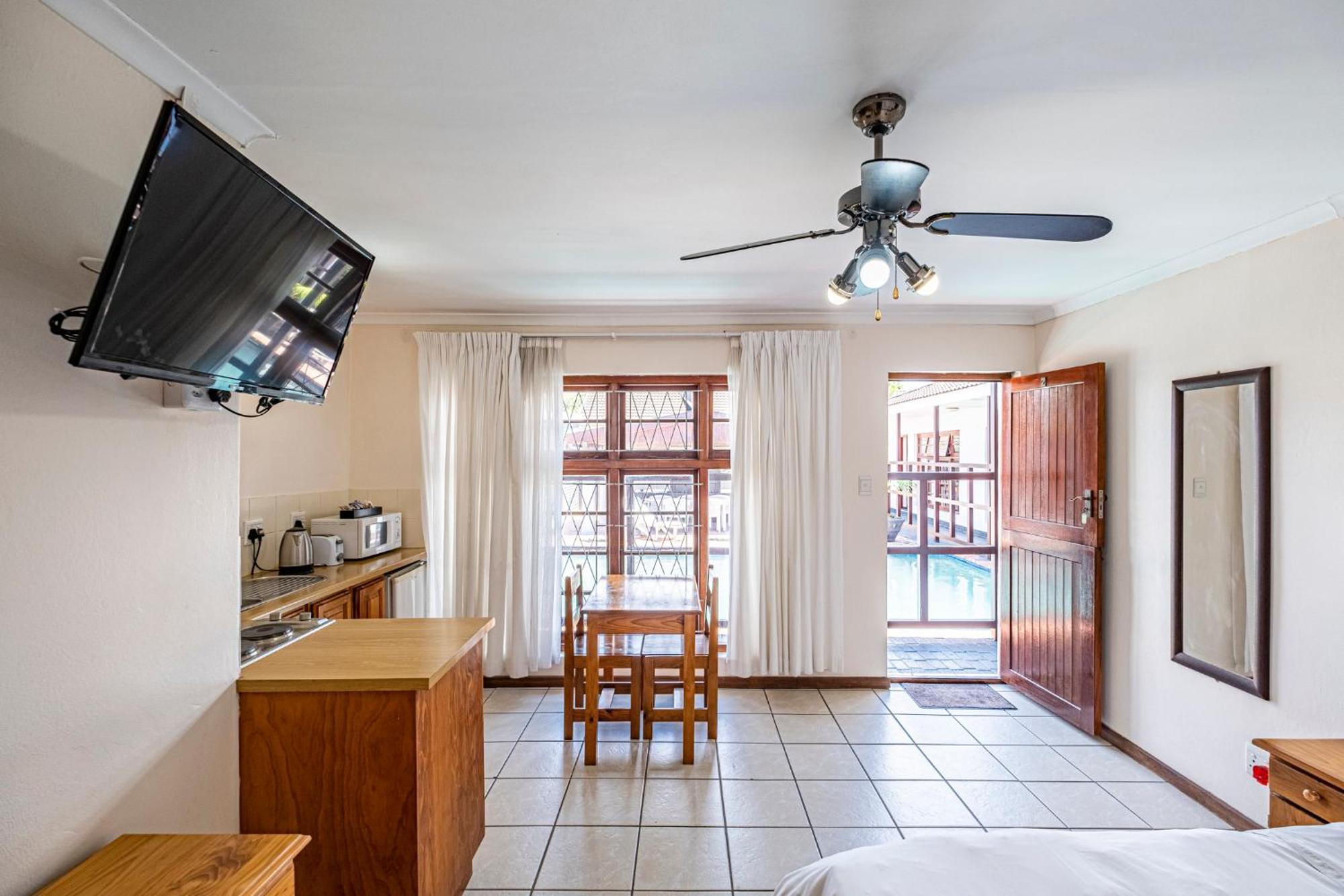 5 Third Avenue Guesthouse Port Elizabeth Exterior photo