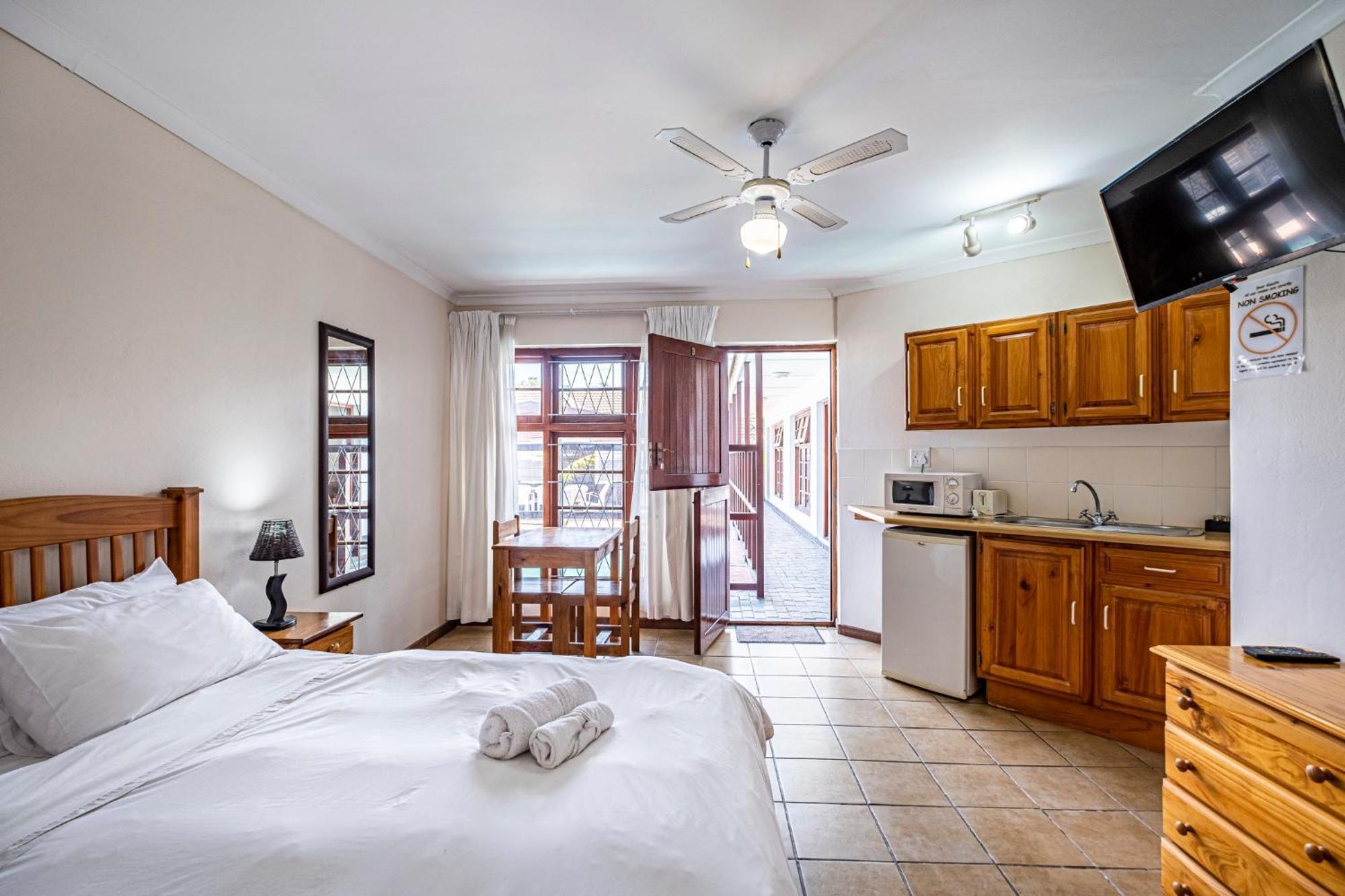 5 Third Avenue Guesthouse Port Elizabeth Exterior photo